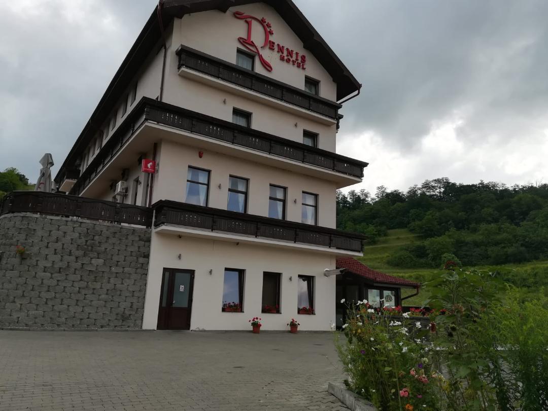 Hotel Dennis Medias Exterior photo