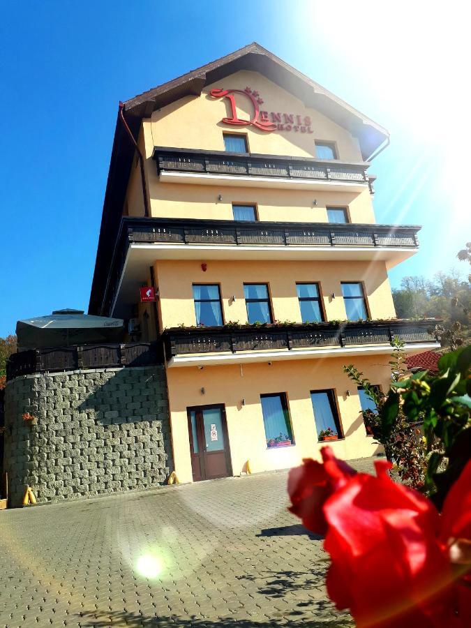 Hotel Dennis Medias Exterior photo